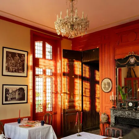 Chateau De *