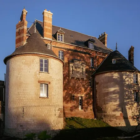 Chateau De فندق مبيت وإفطار